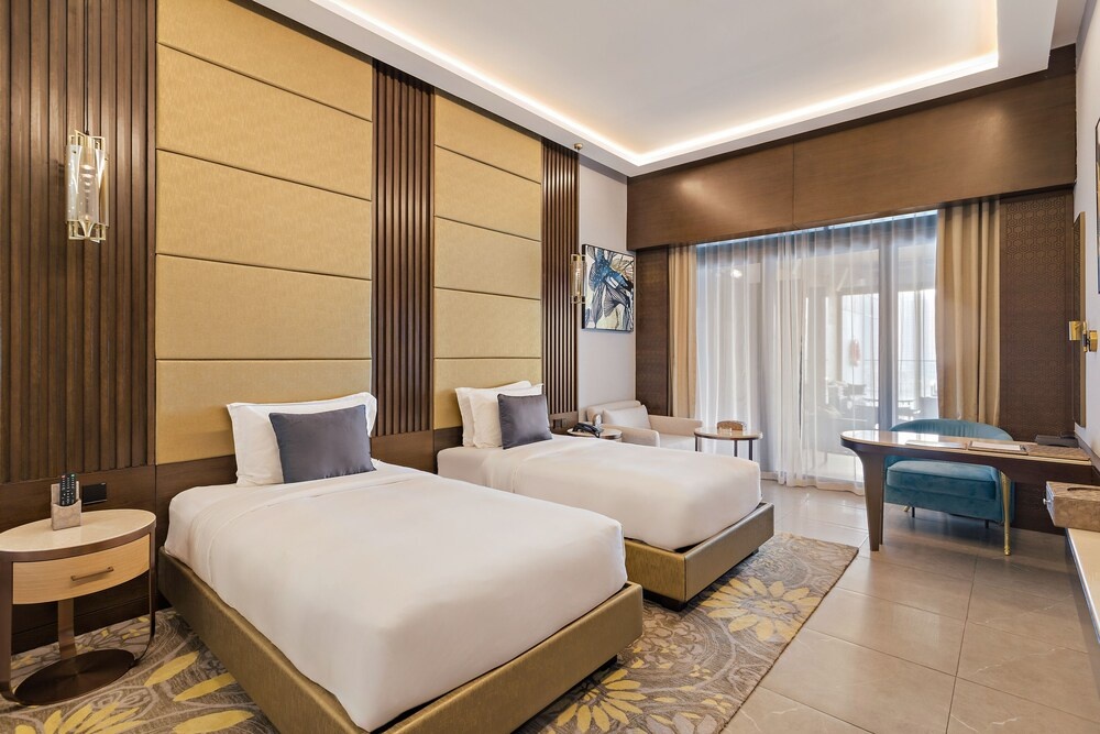 Premium Twin Room With Balcony-Canal View at Ramee Dream Hotel Downtown - Photo 1